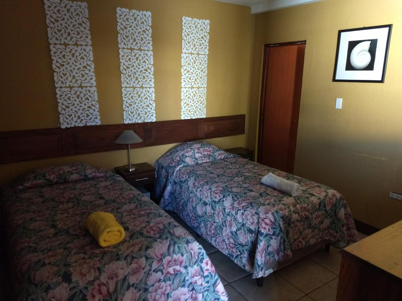 Give House Guatemala City Exterior photo